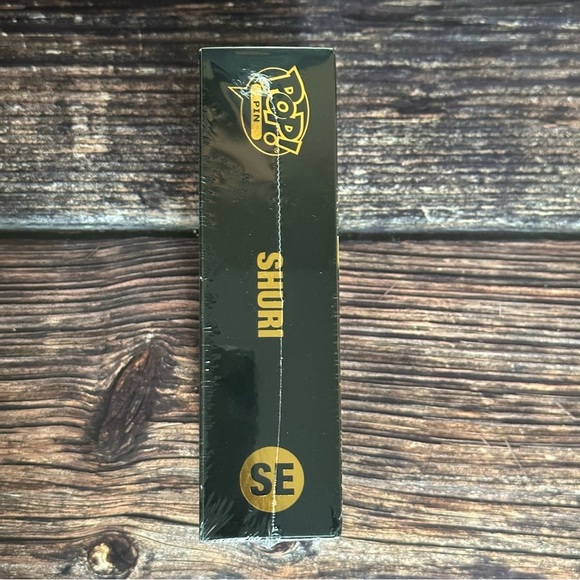 Funko POP! Pins: Black Panther - Shuri - Picture 3 of 7